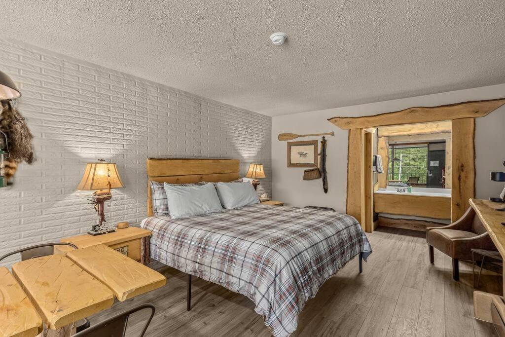 Stonegate Lodge King Bed, Wifi, 50In Tv, Fire Pit, Salt Water Pool Room # 310 Eureka Springs Zewnętrze zdjęcie