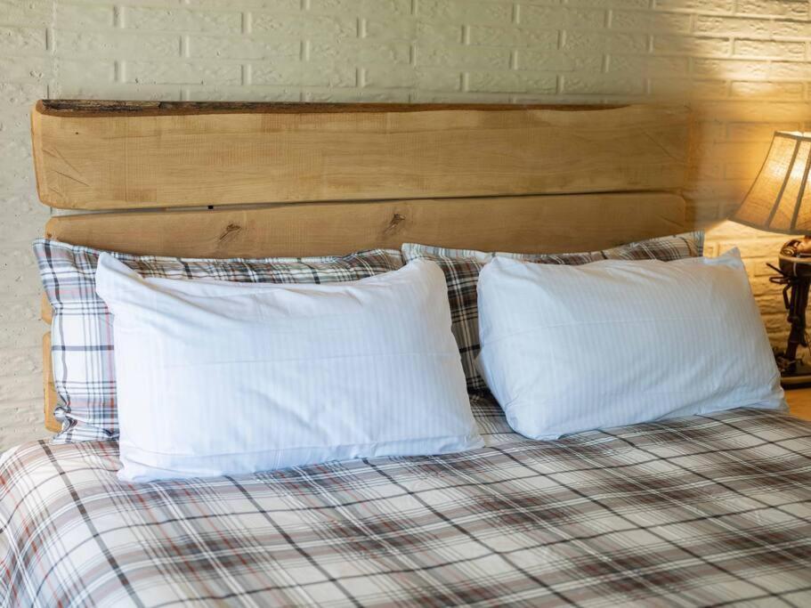 Stonegate Lodge King Bed, Wifi, 50In Tv, Fire Pit, Salt Water Pool Room # 310 Eureka Springs Zewnętrze zdjęcie